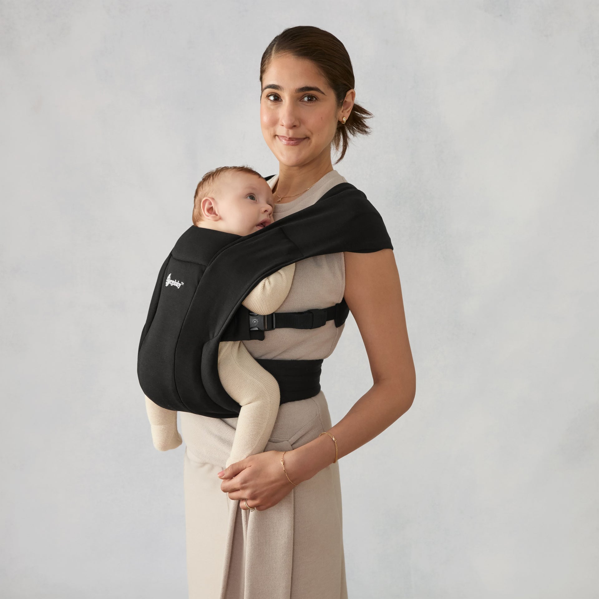 Embrace : Pure Black
