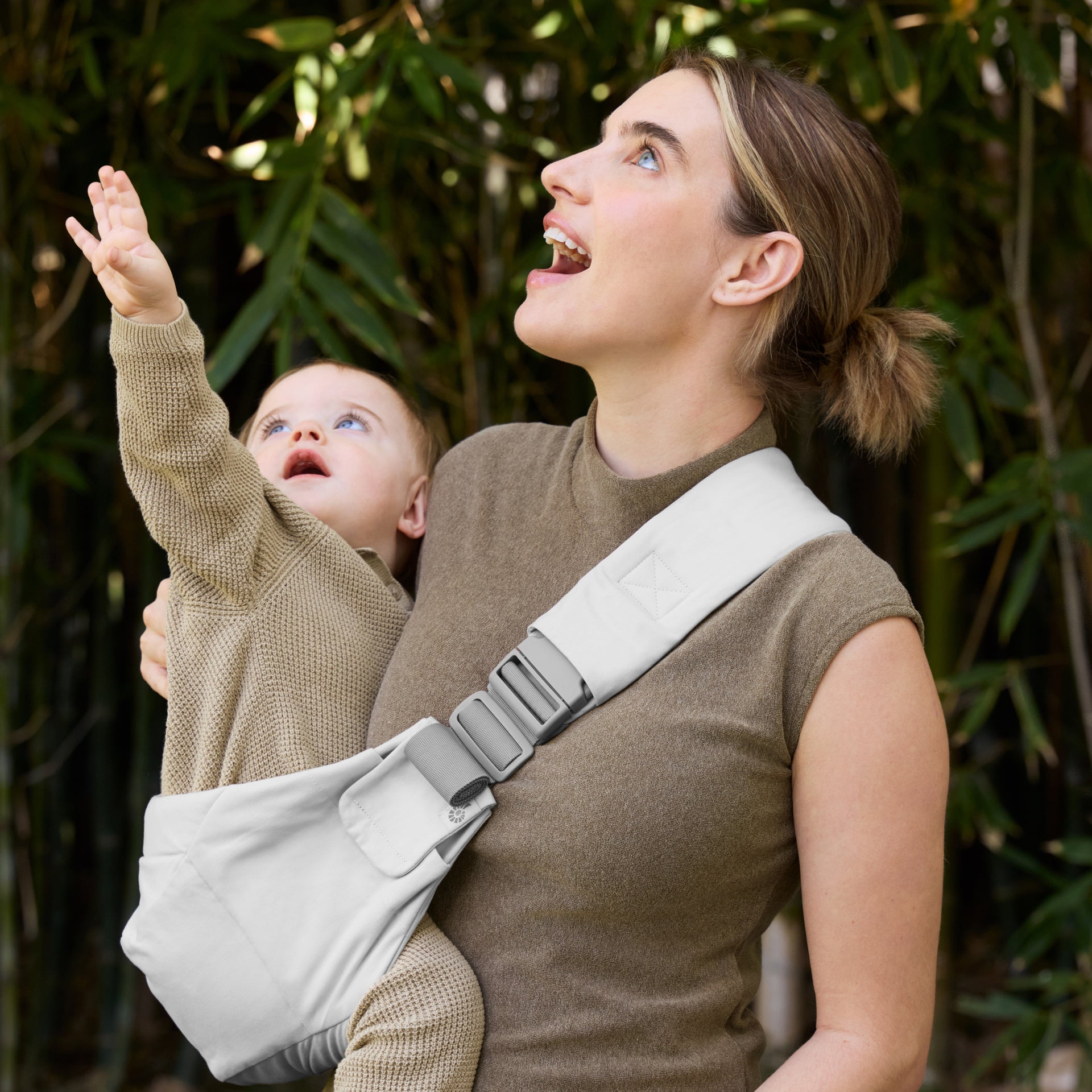 Upsie Sling Carrier : Pearl Grey