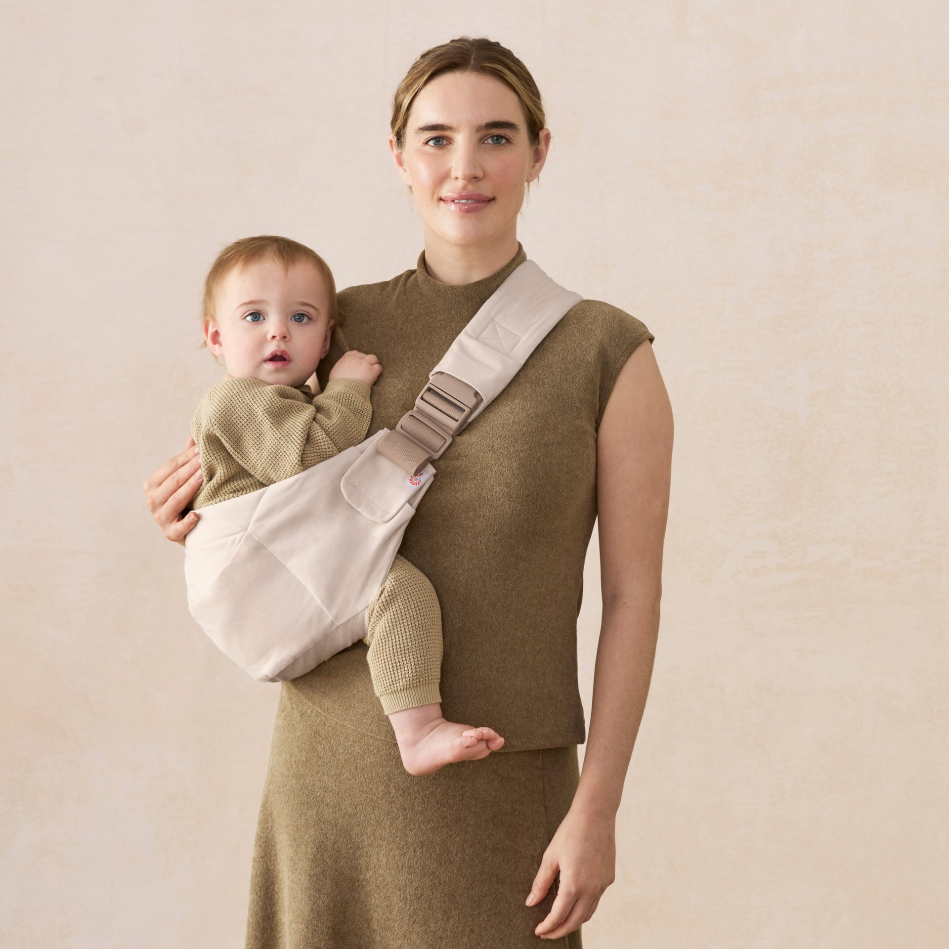 Upsie Sling Carrier : Natural Beige