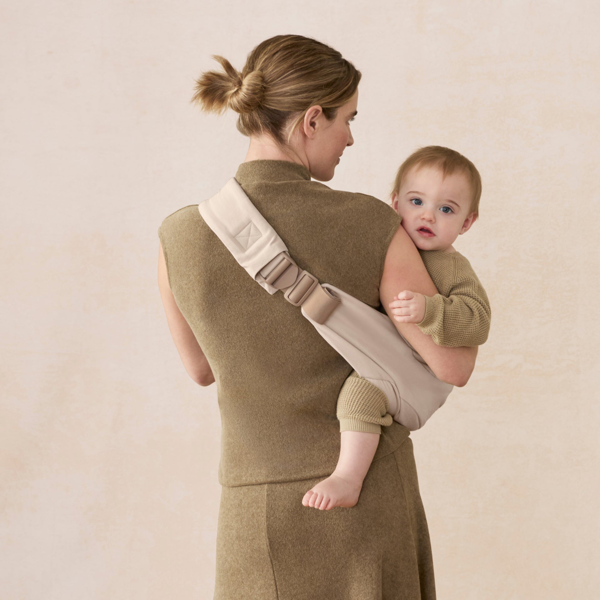 Upsie Sling Carrier : Natural Beige