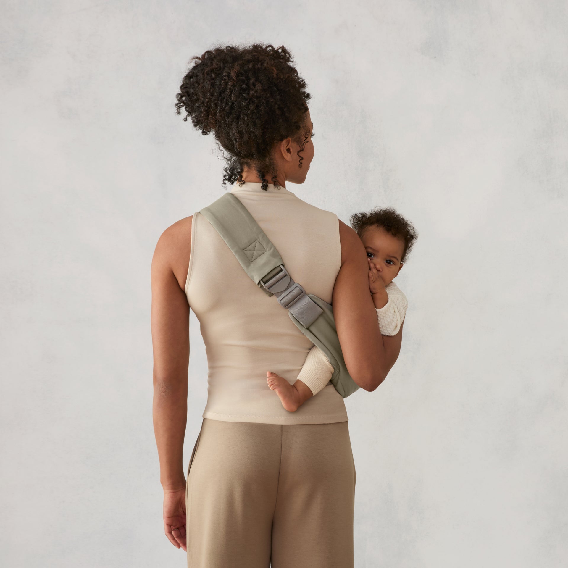 Upsie Sling Carrier : Soft Olive